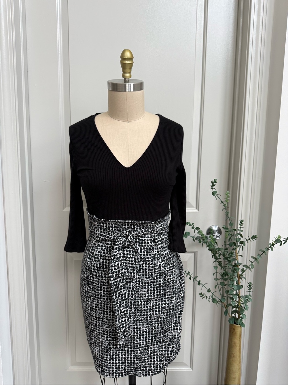 Express Black Ribbed V-Neck Top with Black and White Tweed Skirt